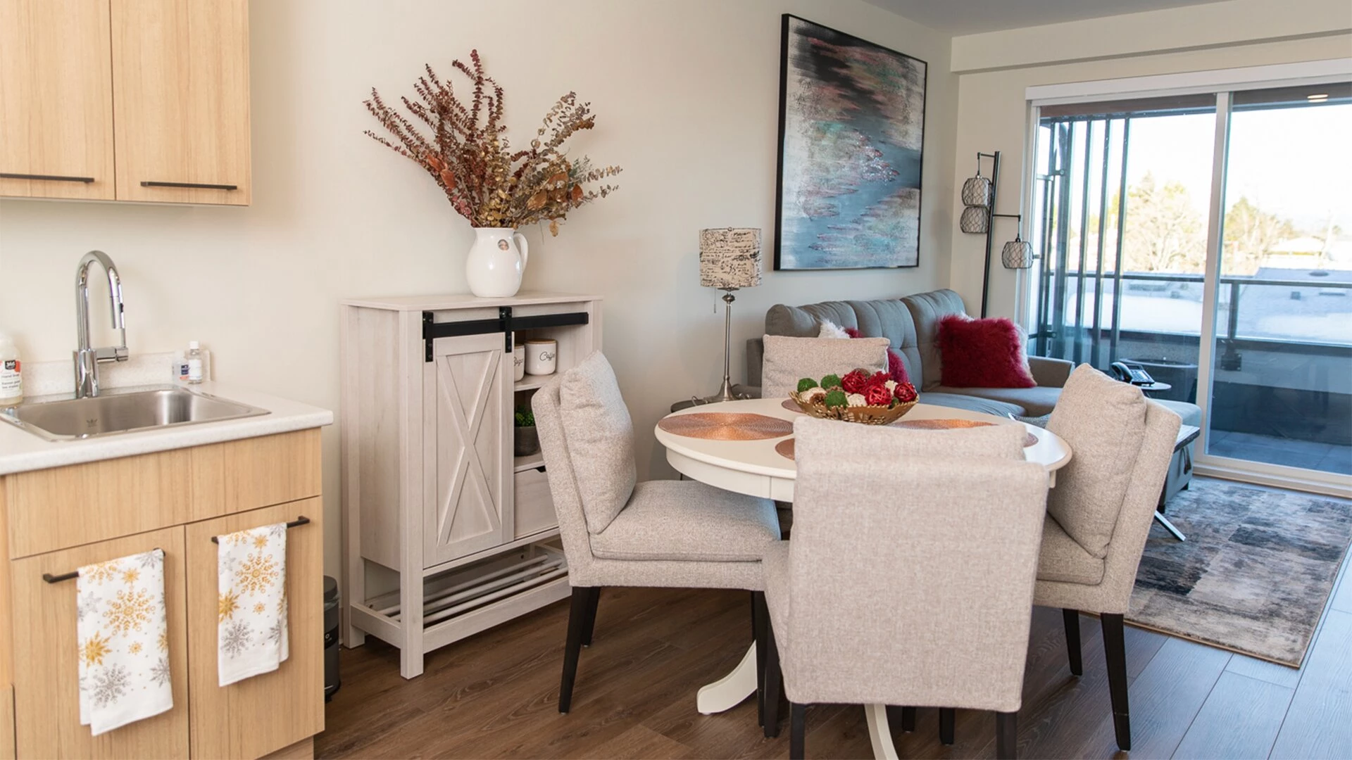 A Wisteria Place senior housing dining room with Christmas decor